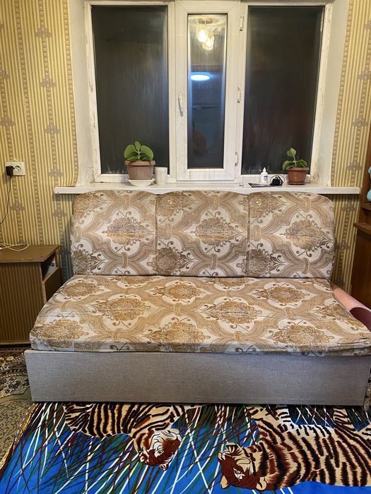 Продам диван раскалдной,
