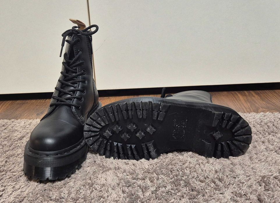 Bocanci Dr. Martens Vegan Jadon II Mono Platform Boots