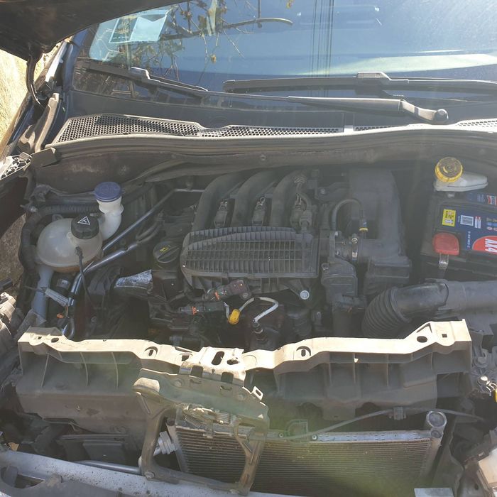 Пежо 208 на части