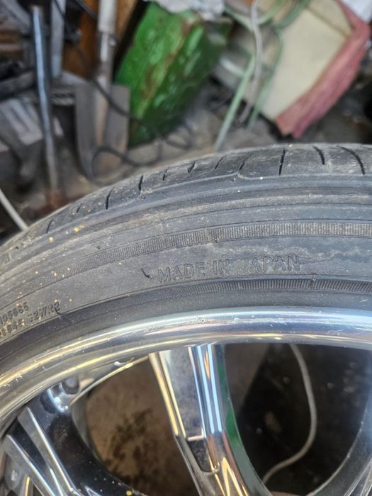 Продам резину вместе с дисками размет 245/35R20