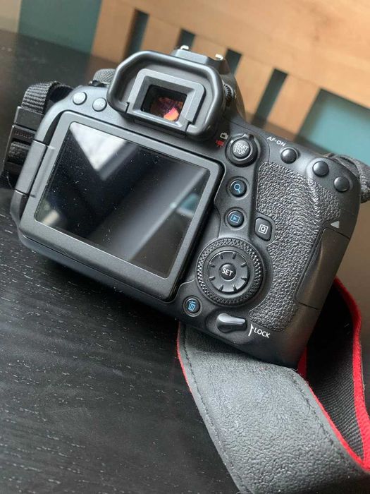 Canon EOS 6D Mark II (body)