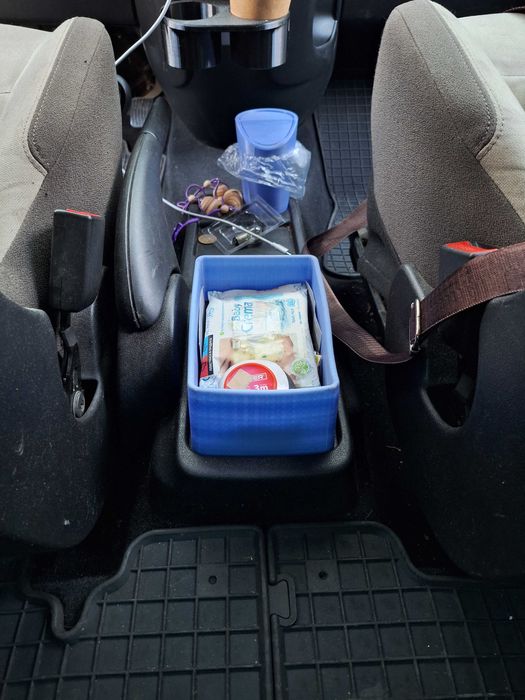 Поставака за чаша/Cup holder, кутия централна конзола