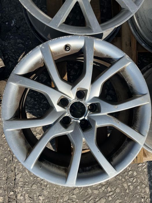 Оригинални джанти 18 Audi A4 A5 A6 8t0601025E 8.5j et29 ном 155 за боя