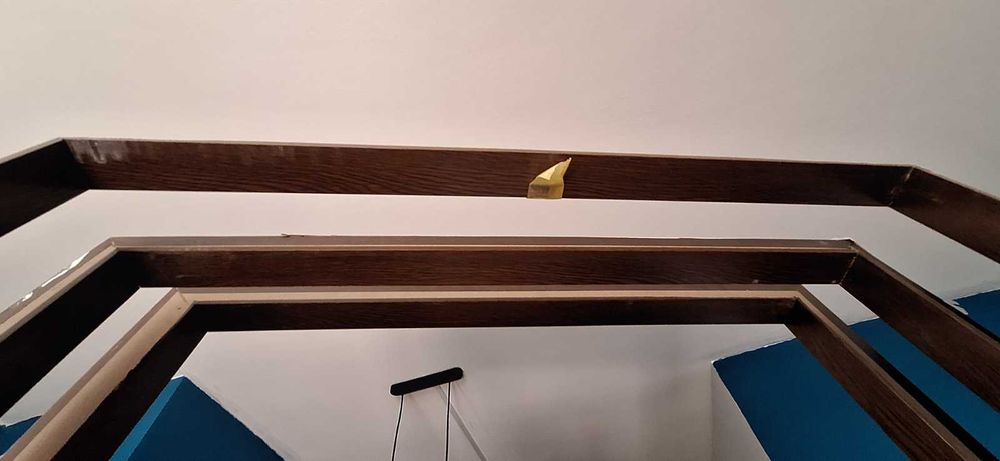 Налично е само крилото с витража, цена 50 лева без коментар.