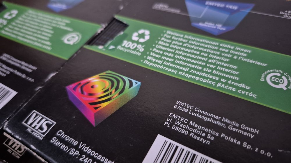 Vând 25 casete video VHS originale EMTEC de 240 minute. Colectie filme