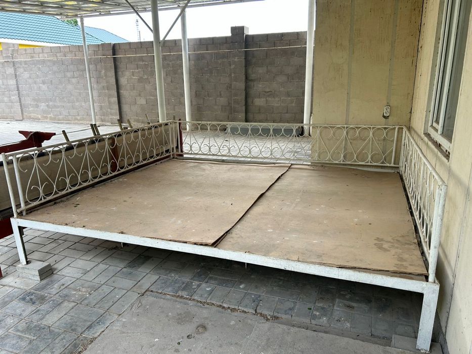 Жақсы тапчан сатылады