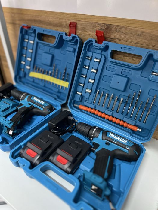 Шуруповерт Makita