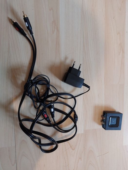 Продавам усилвател Sony TA-FE310R+Logitech Bluetooth аудио приемник