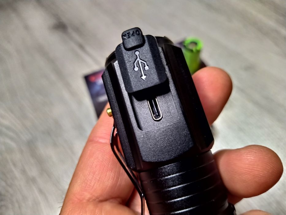 Lanternă  Super Power 360 USB, 3*P35 Mini LED + Turbo + Magnet,1800LM