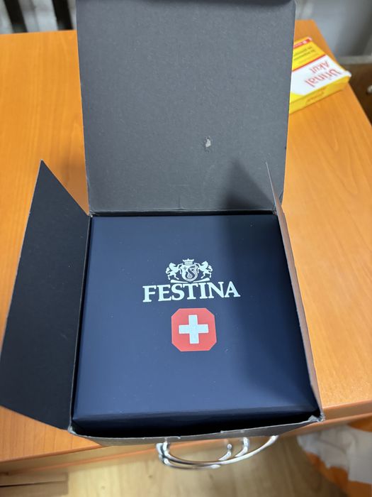 НОВ дамски часовник Festina Swiss made