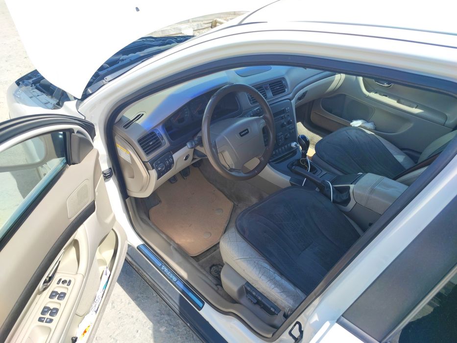 Sweden Volvo s80 1999