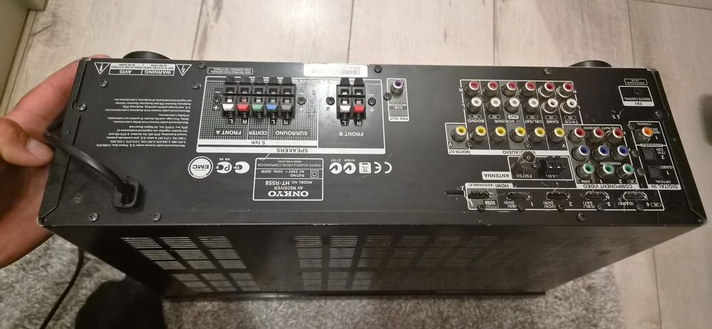 Receiver Onkyo HT-R558