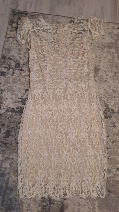 Rochie dantela crem, marimea 38