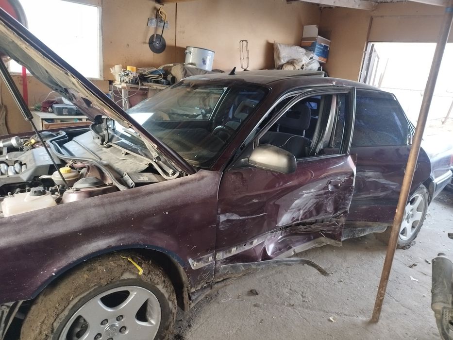 Разбираю ауди 100 с4