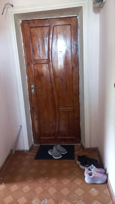 Яшнабад-й район.Куйлюк.2х комн-я  2этаж 2эт-ки.обшая плошадь.45кв.м