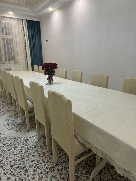 Продам стол для гостей 5,5м.