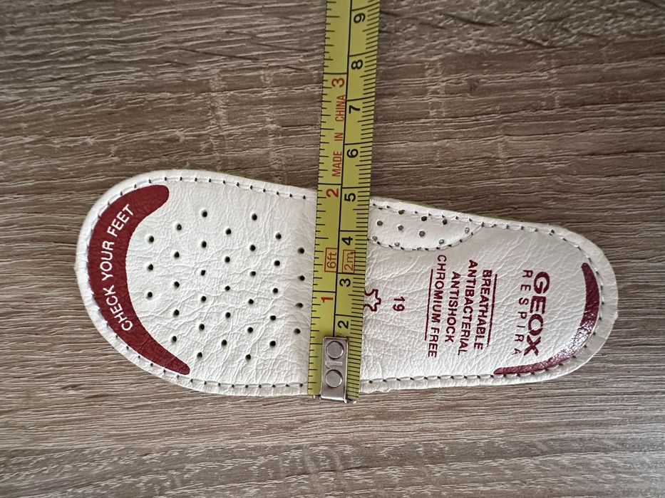 Бебешки обувки Geox, размер 19 и 20