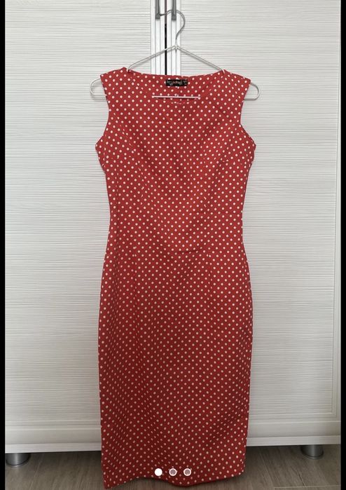 Платья каждая по 5000