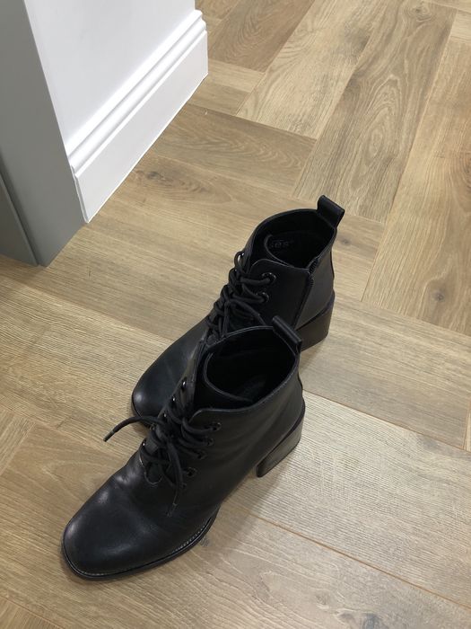 Продаю ботильоны