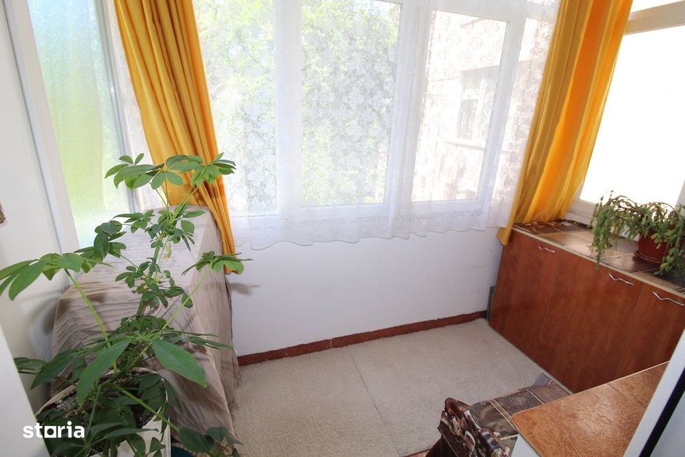 Vând apartament 2 camere în Hunedoara, zona Micro2-OMW, etaj 1 — fotografia 3