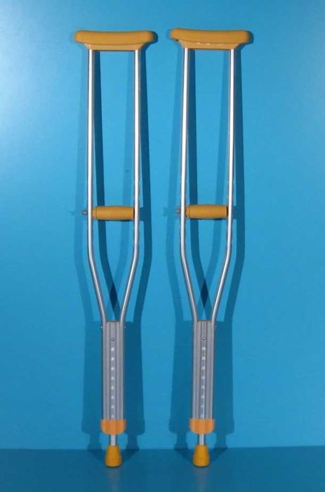 Carje cu sprijin subaxilar din aluminiu reglabile NOI / set 2 buc