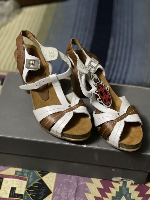 Босоножки кожаные