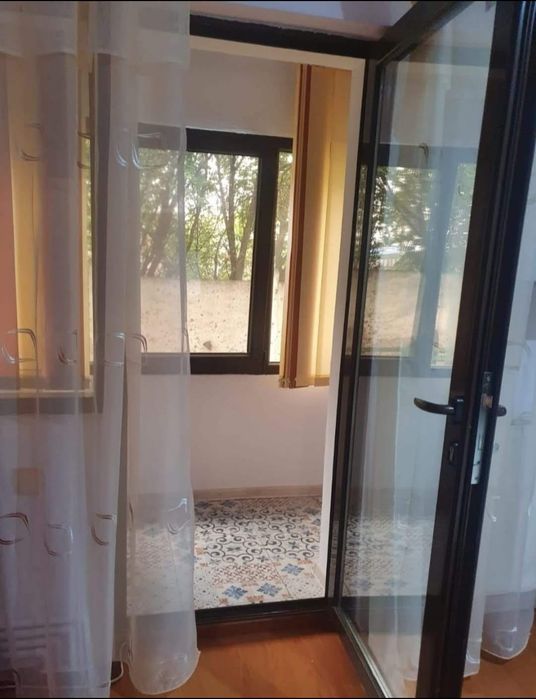 Închiriez apartament  2 camere