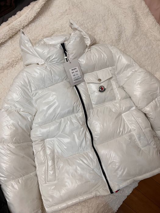 Куртки новые Moncler