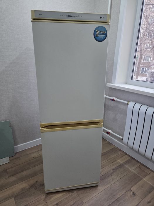 Продаю холодильник