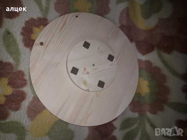 Дървен въртящ поднос за пити и мезета.