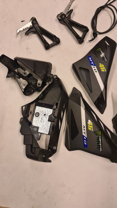 YAMAHA MT 10 MT10 carene scărițe pompă frână stop piese lampa poziție