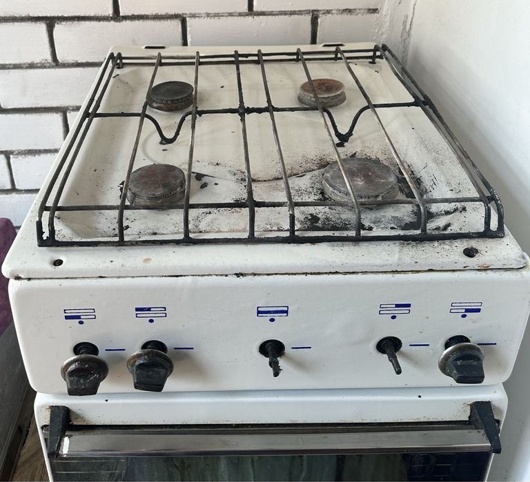 Продам газовую плиту