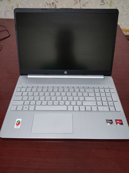 HP 15.6 Laptop ryzen 5 5500u