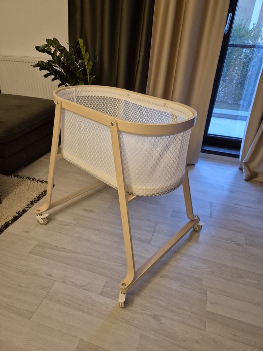 Cos bebeluș+ saltea+ 2 cearsafuri