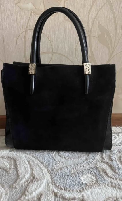 Продаю черную сумку