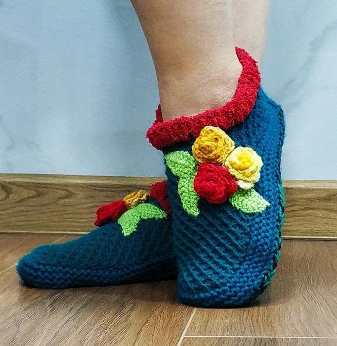 Вязаные следочки.