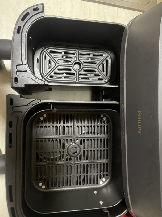 AirFryer  XXL cu doua compartimente.