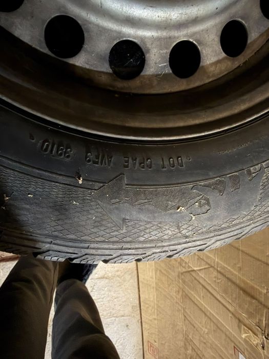 4 броя Джанти с земни гуми за Мерцедес 124