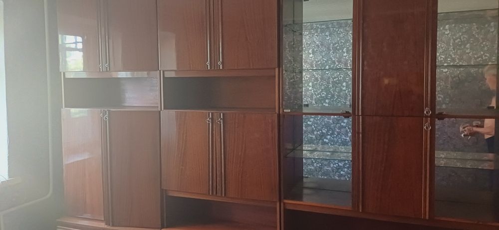 Стенка полированная в хорошем состоянии