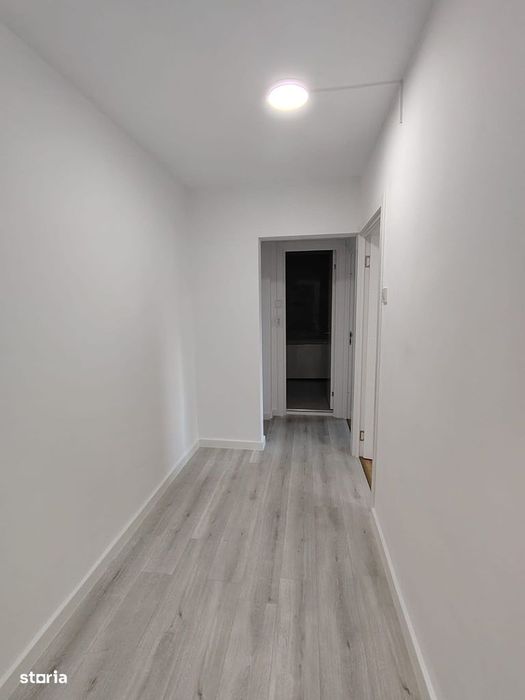 Apartament nemobilat cu 3 camere -zona RAGC.