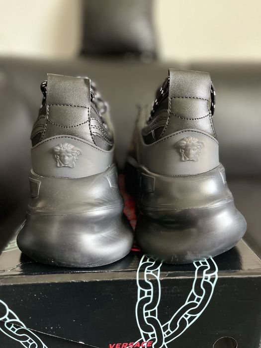 Versace chain reaction