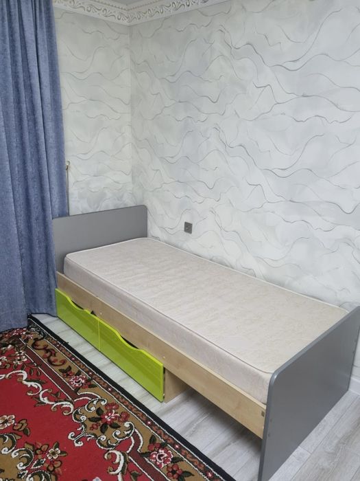 Продам кровать с матрасом