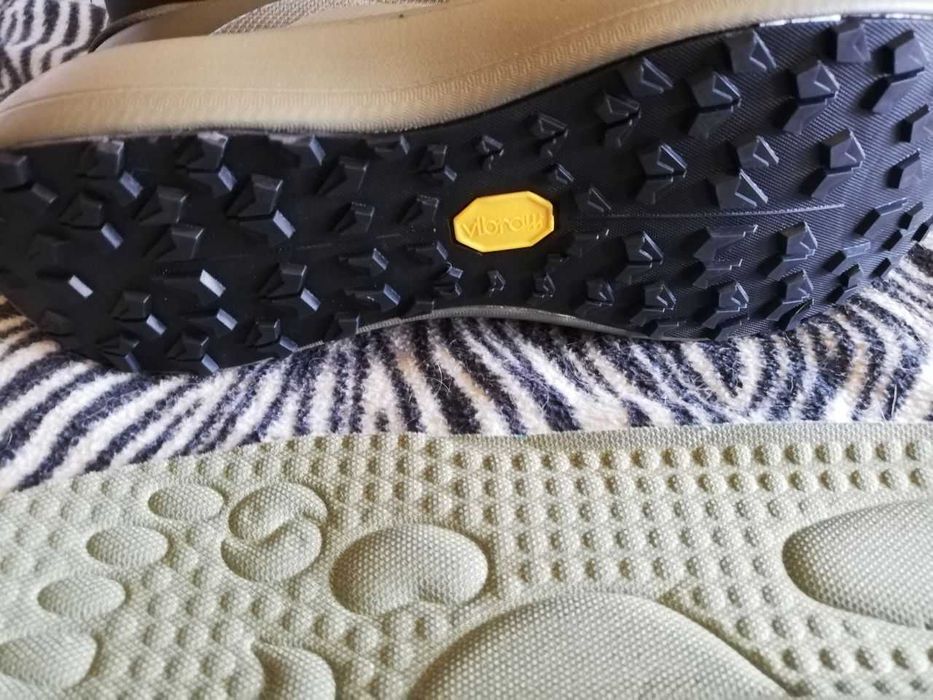 Кроссовки тактические