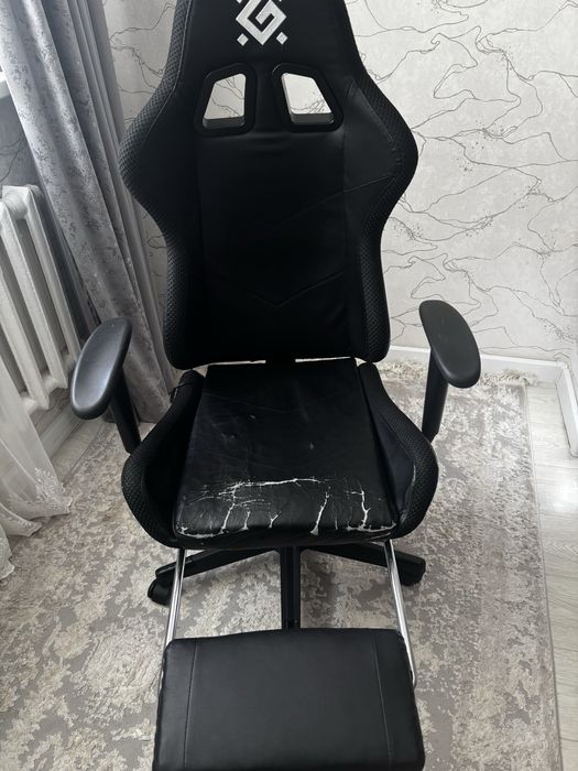 Игровое кресло.