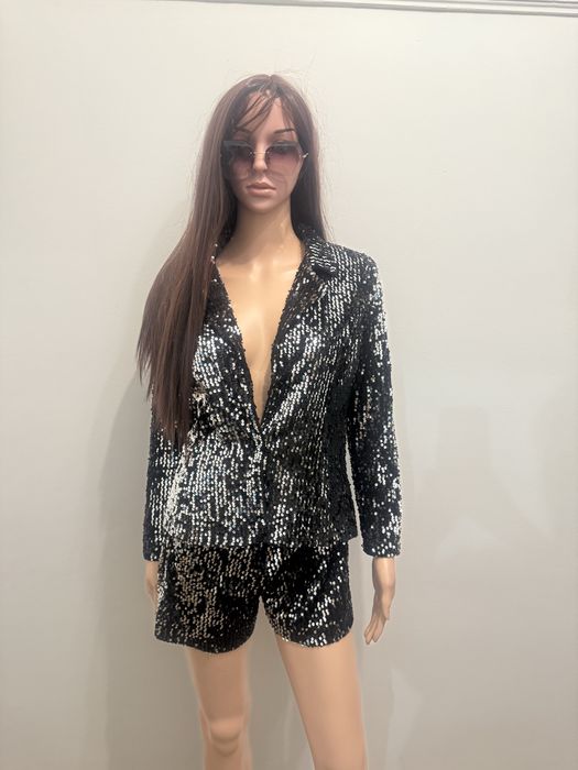 Къси панталонки със сако