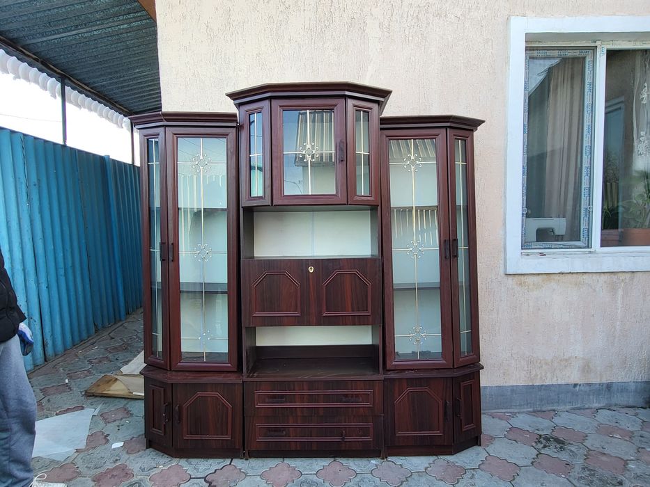 Стенка, горка для гостинной