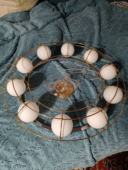 Люстра  MAYTONI новая