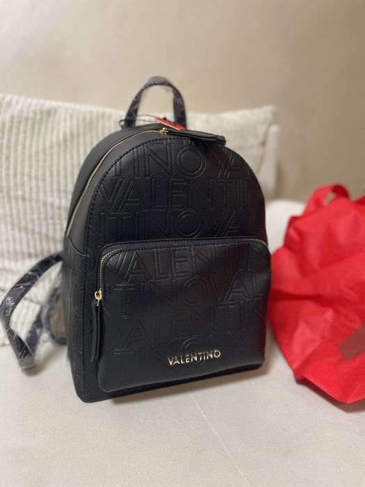 Черна кожена раница Valentino