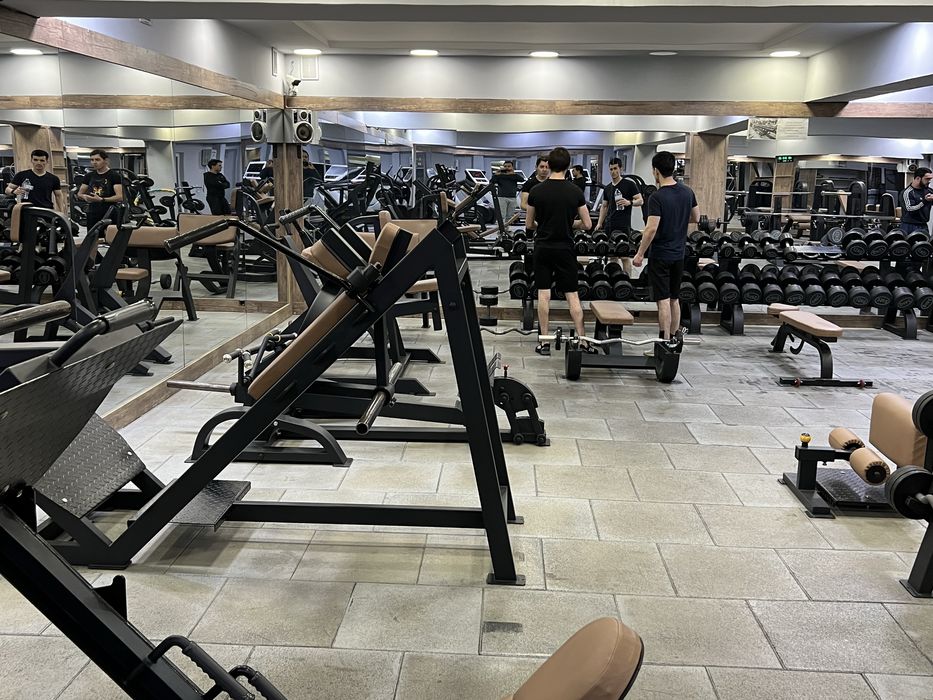 Спорт Зал сотилади