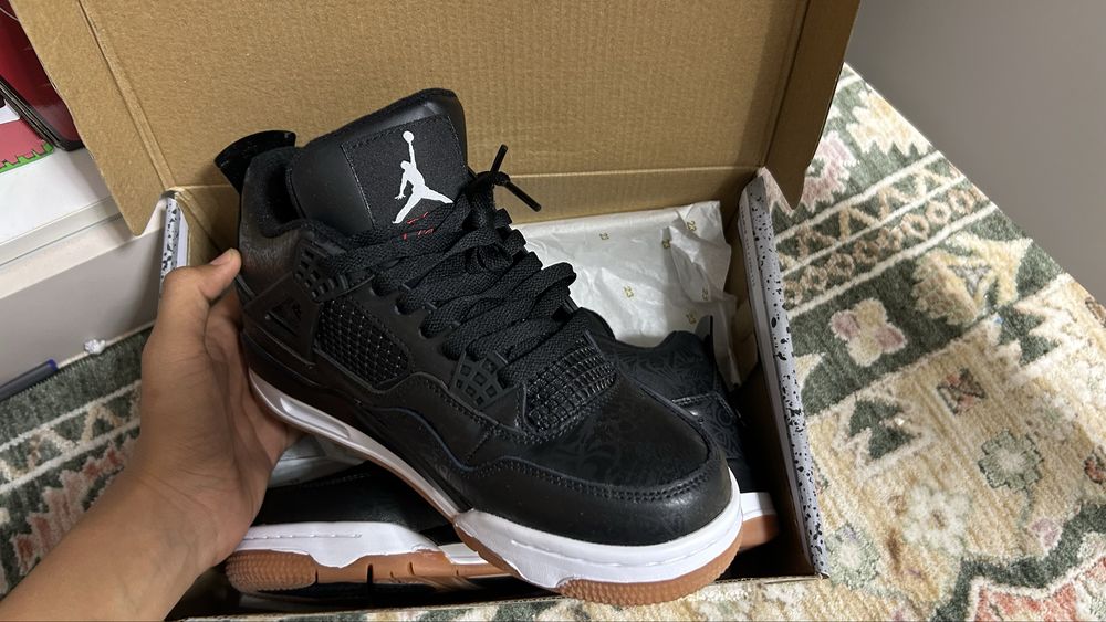 Продам Jordan Air 4 осени